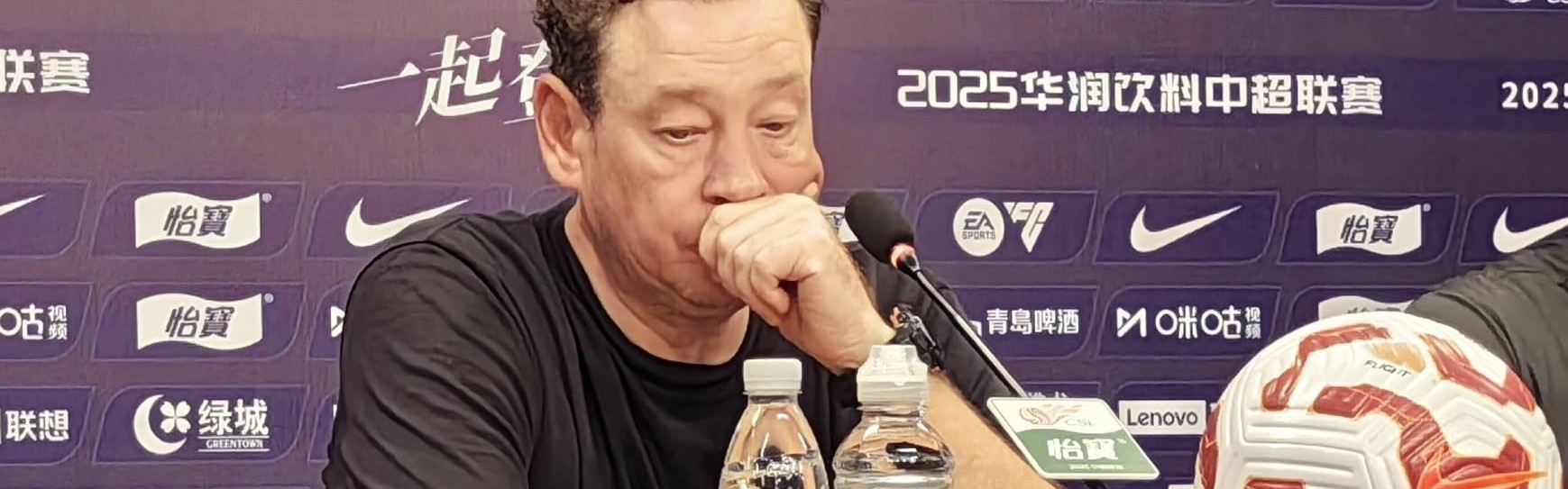 东体：斯卢茨基团队多次复盘最近三场比赛；吴曦能否出战待定