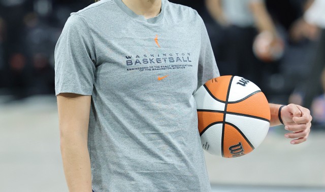 冲击最佳新秀！西特龙本赛季末节总得分联盟第二，8月三分命中率50%