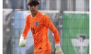 奇异果官方平台-罗马诺：切尔西与U18门将伯纳尔达成奖学金协议，曾拒阿森纳报价