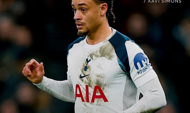 奇异果-热刺官方：哈维-西蒙斯当选与多特一役队内最佳球员